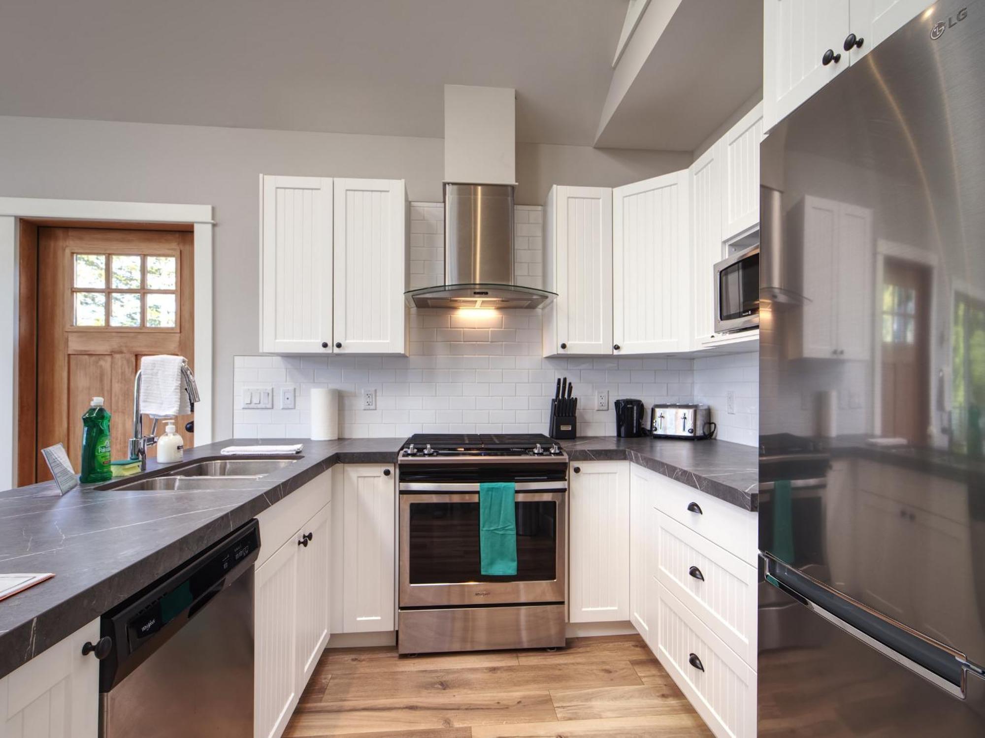 Handsome Dan'S Vacation Cottage Rentals Port Renfrew Bilik gambar