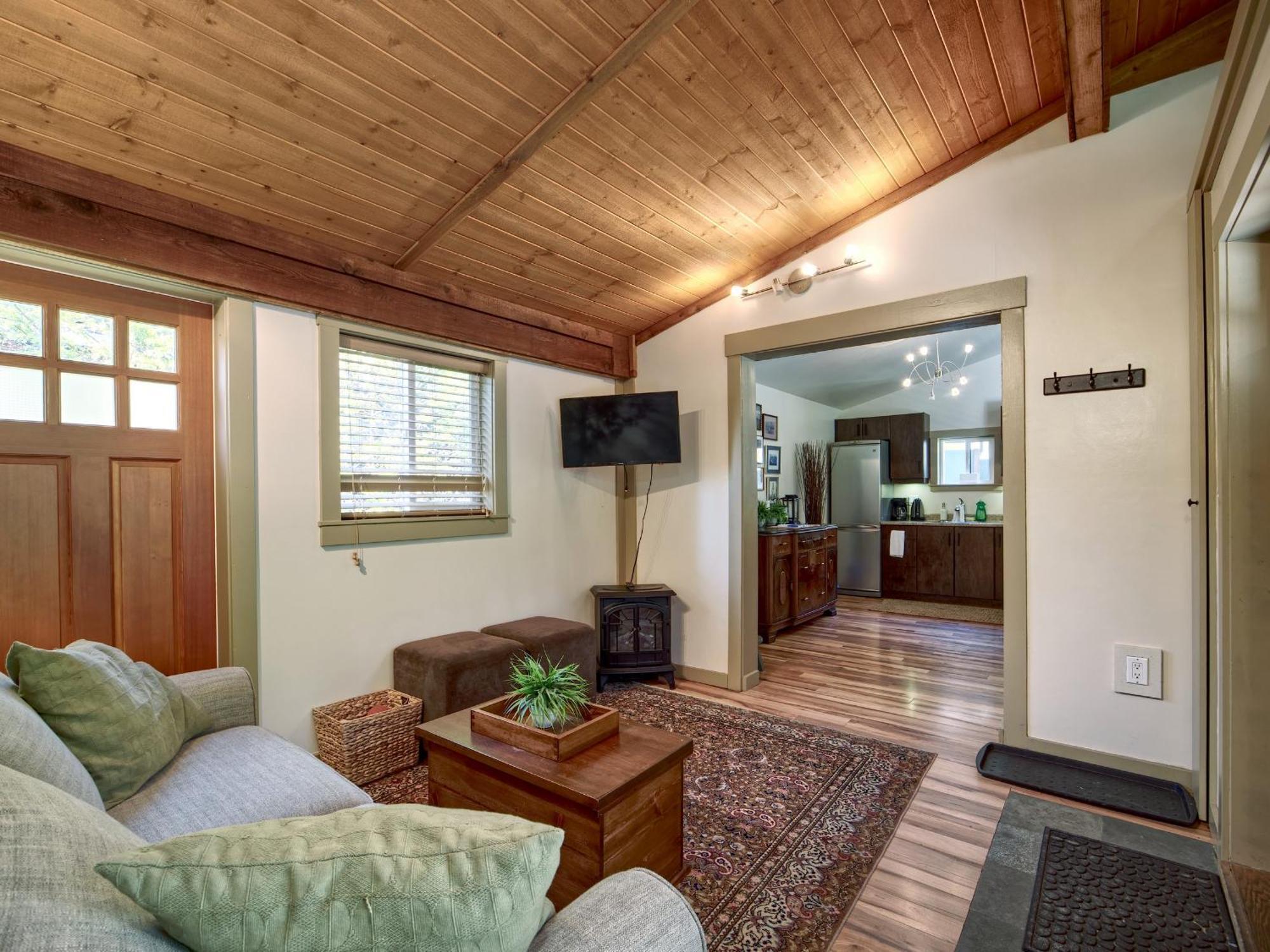 Handsome Dan'S Vacation Cottage Rentals Port Renfrew Bilik gambar